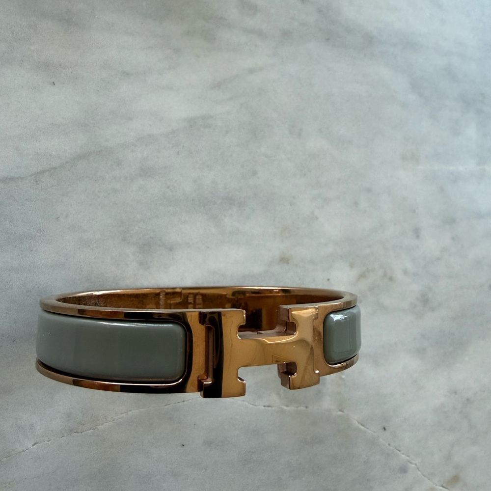 Hermès Clic Clac H PM Grey Enamel Rose Gold Hardware Bracelet Authentic Like New - Picture 7 of 9